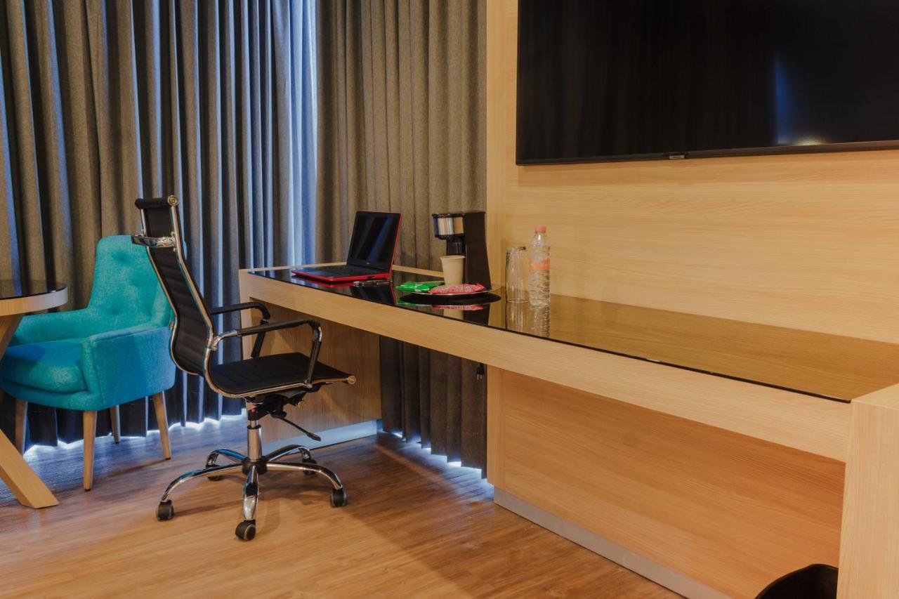 Hotel Kavia Монтеррей Экстерьер фото
