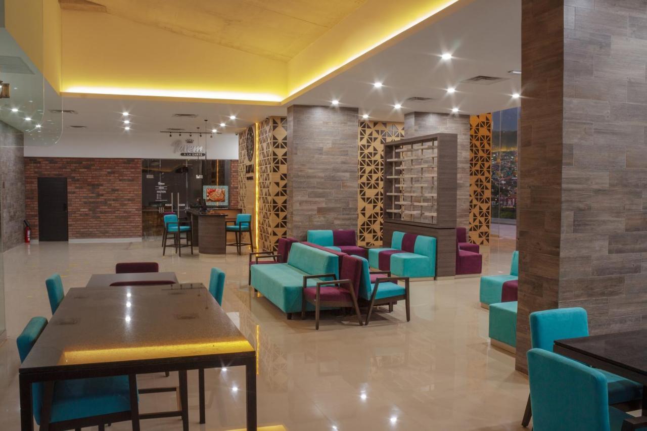 Hotel Kavia Монтеррей Экстерьер фото