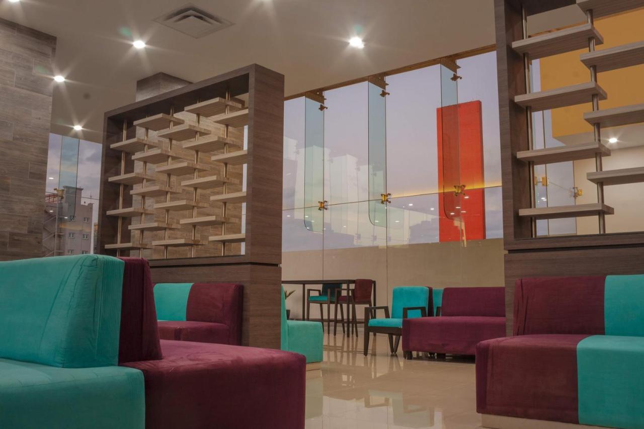 Hotel Kavia Монтеррей Экстерьер фото