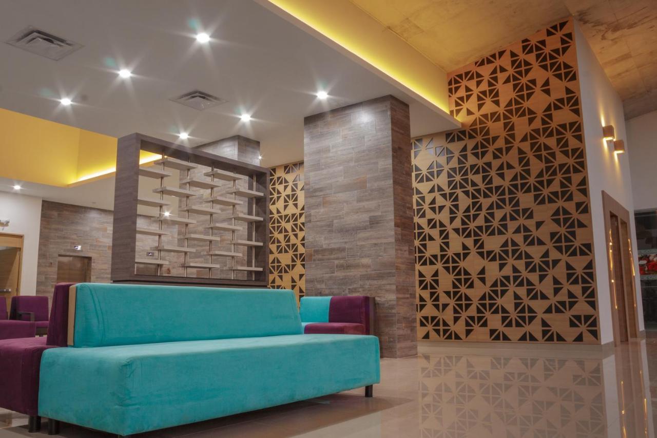 Hotel Kavia Монтеррей Экстерьер фото