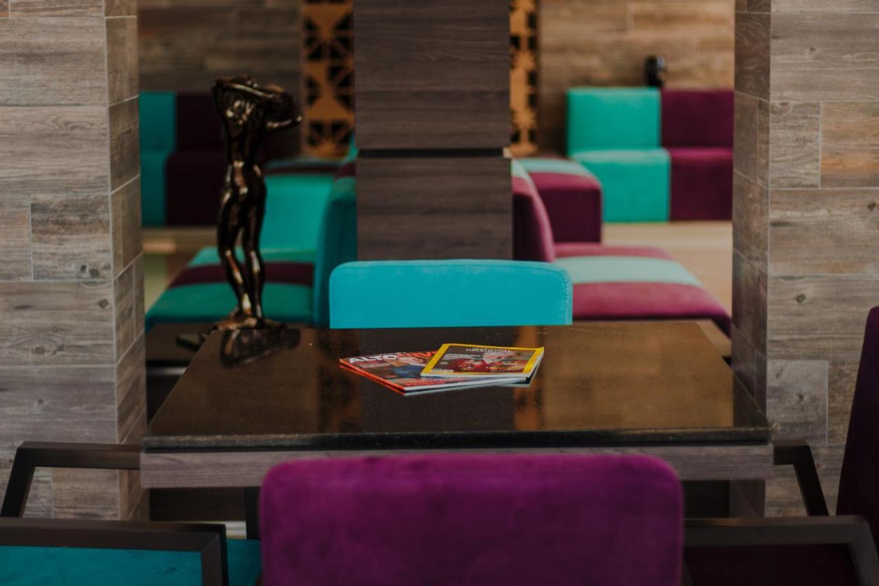 Hotel Kavia Монтеррей Экстерьер фото
