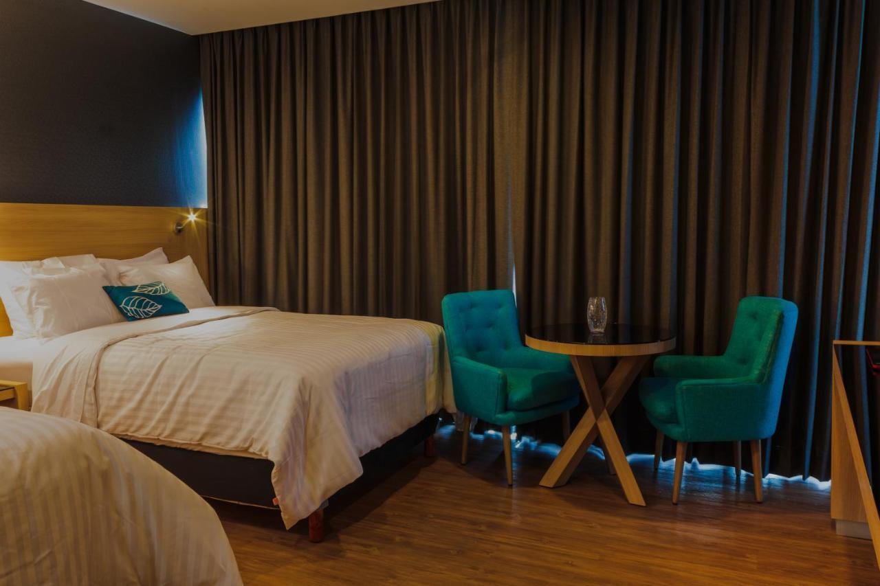 Hotel Kavia Монтеррей Экстерьер фото
