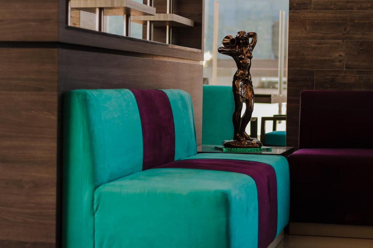 Hotel Kavia Монтеррей Экстерьер фото