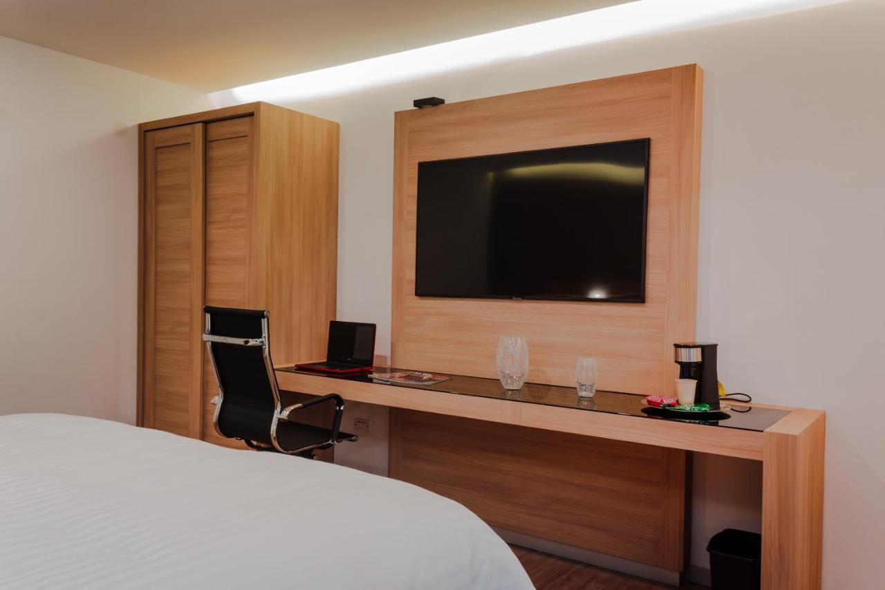 Hotel Kavia Монтеррей Экстерьер фото