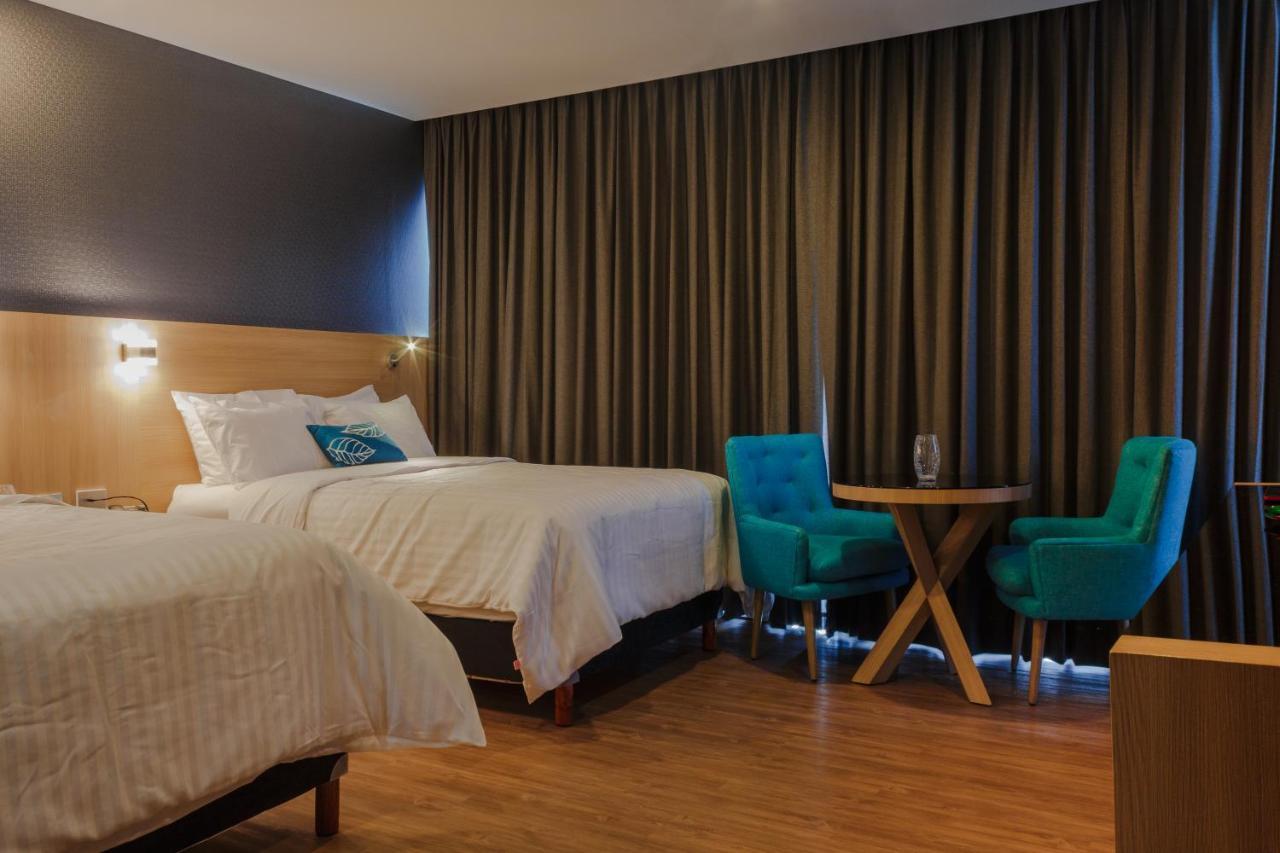 Hotel Kavia Монтеррей Экстерьер фото
